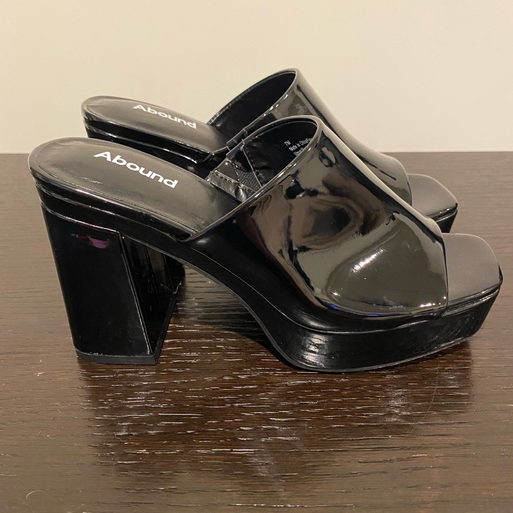 Never Worn* Black Platform Heels